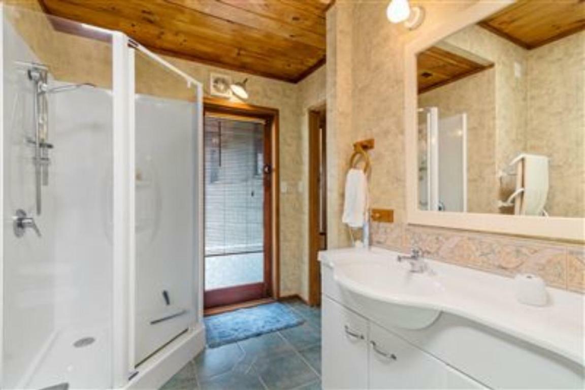 Aquarius Lake View Resort Роторуа Екстериор снимка