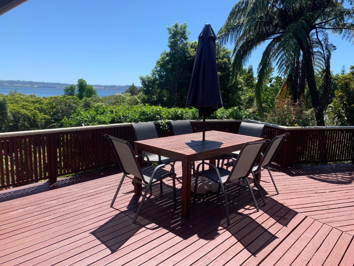 Aquarius Lake View Resort Роторуа Екстериор снимка